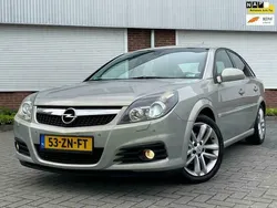 Grijs Gebruikt 2008 Opel Vectra GTS Executive Hatchback | € 4.750 (Eerlijke prijs)