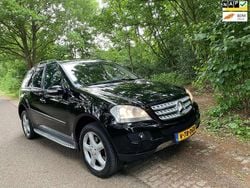 Zwart Gebruikt 2007 Mercedes ML280 SUV | € 11.750 (Duur)