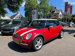 Rood, andere lak Gebruikt 2002 Mini Cooper Pepper Hatchback | € 3.750