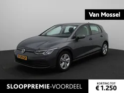 Grijs Gebruikt 2022 VW Golf VIII Life Hatchback | € 22.400 (Goede deal)