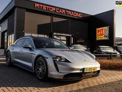 Grijs, metallic lak Gebruikt 2023 Porsche Taycan Sport Turismo Sedan | € 65.750