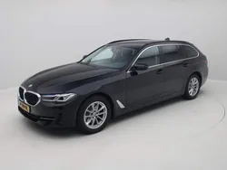 Zwart Gebruikt 2022 BMW 520 Comfort Edition Stationwagen | € 37.950 (Goede deal)
