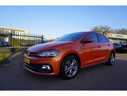 Oranje, metallic lak Gebruikt 2020 VW Polo Highline Hatchback | € 15.945 (Eerlijke prijs)