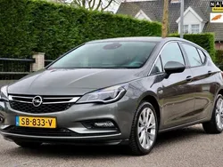 Grijs Gebruikt 2017 Opel Astra Innovation Hatchback | € 12.945 (Eerlijke prijs)