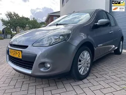 Grijs Gebruikt 2011 Renault Clio II Collection Hatchback | € 4.450 (Iets duurder)