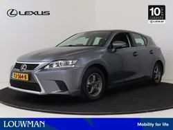 Grijs, metallic lak Gebruikt 2015 Lexus CT200h Hatchback | € 15.695 (Iets duurder)