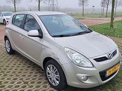 Zilver Gebruikt 2009 Hyundai i20 Dynamiq Hatchback | € 1.800 (Eerlijke prijs)