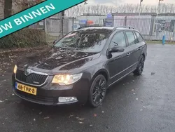 Zwart, metallic lak Gebruikt 2012 Skoda Superb Business Line Stationwagen | € 4.999 (Eerlijke prijs)
