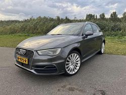 Grijs Gebruikt 2015 Audi A3 Sportback S-Line Hatchback | € 9.800 (Super prijs)