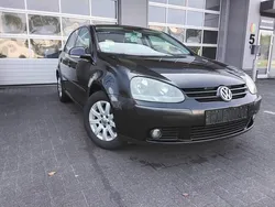 Zwart Gebruikt 2004 VW Golf V Comfortline Hatchback | € 2.895 (Eerlijke prijs)