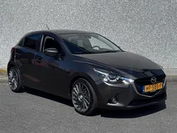 Bruin Gebruikt 2015 Mazda 2 Hatchback | € 10.950 (Eerlijke prijs)