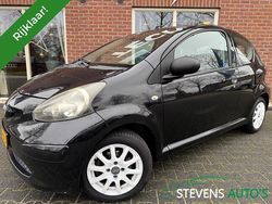 Zwart Gebruikt 2006 Toyota Aygo Hatchback | € 1.444 (Eerlijke prijs)