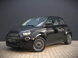 Zwart Gebruikt 2022 Fiat 500e Action Hatchback | € 12.840 (Goede deal)