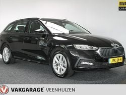 Zwart, metallic lak Gebruikt 2022 Skoda Octavia Business Line Stationwagen | € 22.950 (Goede deal)