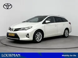 Wit mica Gebruikt 2013 Toyota Auris Touring Sports Stationwagen | € 13.950 (Eerlijke prijs)