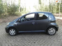 Grijs Gebruikt 2011 Toyota Aygo Comfort Hatchback | € 2.450 (Eerlijke prijs)