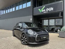 Zwart Gebruikt 2023 Mini Cooper Hatchback | € 27.950 (Iets duurder)