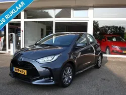 Grijs Gebruikt 2023 Toyota Yaris Plus Hatchback | € 22.950 (Eerlijke prijs)
