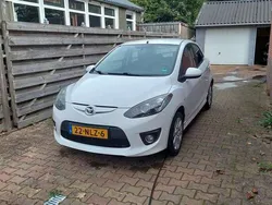 Wit Gebruikt 2010 Mazda 2 Hatchback | € 3.500 (Eerlijke prijs)