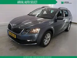 Grijs Gebruikt 2020 Skoda Octavia Business Line Stationwagen | € 16.950 (Goede deal)
