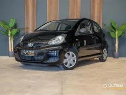 Zwart Gebruikt 2010 Toyota Aygo Hatchback | € 4.790 (Eerlijke prijs)