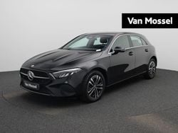 Zwart Gebruikt 2023 Mercedes A250 Luxury Hatchback | € 31.745 (Goede deal)