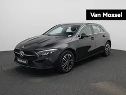 Zwart Gebruikt 2023 Mercedes A250 Luxury Hatchback | € 32.445 (Goede deal)