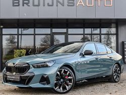 Blauw Gebruikt 2025 BMW 550e M Sport Sedan | € 87.950 (Super prijs)