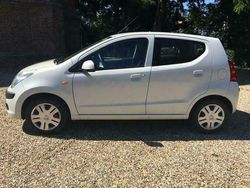 Wit Gebruikt 2010 Nissan Pixo Hatchback | € 2.950 (Eerlijke prijs)