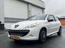 Wit Gebruikt 2012 Peugeot 206+ Urban Move Hatchback | € 3.950 (Iets duurder)