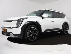 Sno white pearl (wit metallic) Gebruikt 2024 Kia EV9 Plus SUV | € 62.895 (Goede deal)