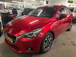 Rood Gebruikt 2015 Mazda 2 Hatchback | € 8.750 (Eerlijke prijs)