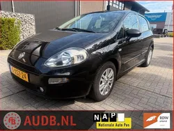 Zwart, metallic lak Gebruikt 2014 Fiat Punto Evo Street Hatchback | € 2.995 (Eerlijke prijs)