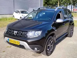 Zwart, metallic lak Gebruikt 2017 Dacia Duster Prestige SUV | € 15.945 (Iets duurder)