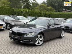 Grijs Gebruikt 2013 BMW 320 Efficient Dynamics Sedan | € 13.950 (Duur)