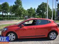Rood Gebruikt 2021 Renault Clio V Zen Hatchback | € 8.999 (Eerlijke prijs)