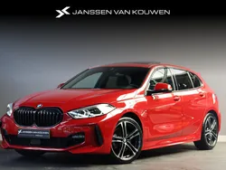 Rood Gebruikt 2022 BMW 118 Hatchback | € 30.395 (Duur)