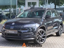 Zwart Gebruikt 2021 Skoda Karoq SportLine SUV | € 31.450 (Iets duurder)