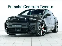 Zwart Nieuw 2025 Porsche Macan Turbo SUV | € 149.900