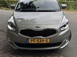 Grijs Gebruikt 2017 Kia Carens MPV | € 13.999 (Iets duurder)