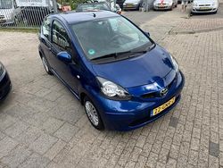 Blauw, metallic lak Gebruikt 2008 Toyota Aygo Hatchback | € 1.950 (Eerlijke prijs)