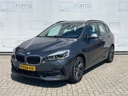 Grijs Gebruikt 2021 BMW 218 Executive Stationwagen | € 21.900