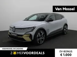 Grijs Gebruikt 2023 Renault Mégane Iconic Hatchback | € 29.900 (Goede deal)