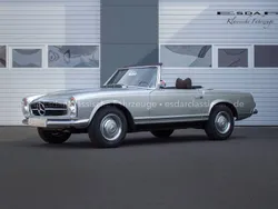 Grijs Gebruikt 1966 Mercedes 230 Cabriolet | € 134.000