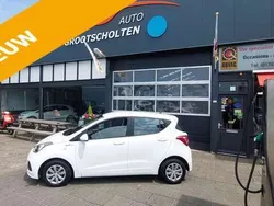 Wit Gebruikt 2015 Hyundai i10 Hatchback | € 6.845 (Eerlijke prijs)