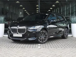 Zwart Gebruikt 2024 BMW 225 Active Tourer Comfort Edition MPV | € 44.950 (Eerlijke prijs)
