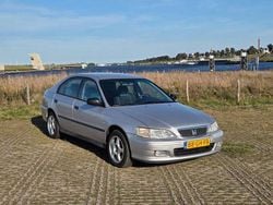 Zilver Gebruikt 2000 Honda Accord LS Sedan | € 800