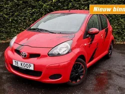 Rood Gebruikt 2010 Toyota Aygo Hatchback | € 1.990 (Goede deal)