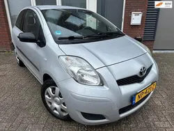 Grijs Gebruikt 2011 Toyota Yaris Hatchback | € 4.999 (Goede deal)
