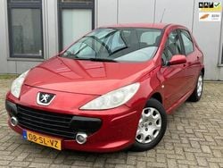 Rood Gebruikt 2006 Peugeot 307 Hatchback | € 1.999 (Iets duurder)